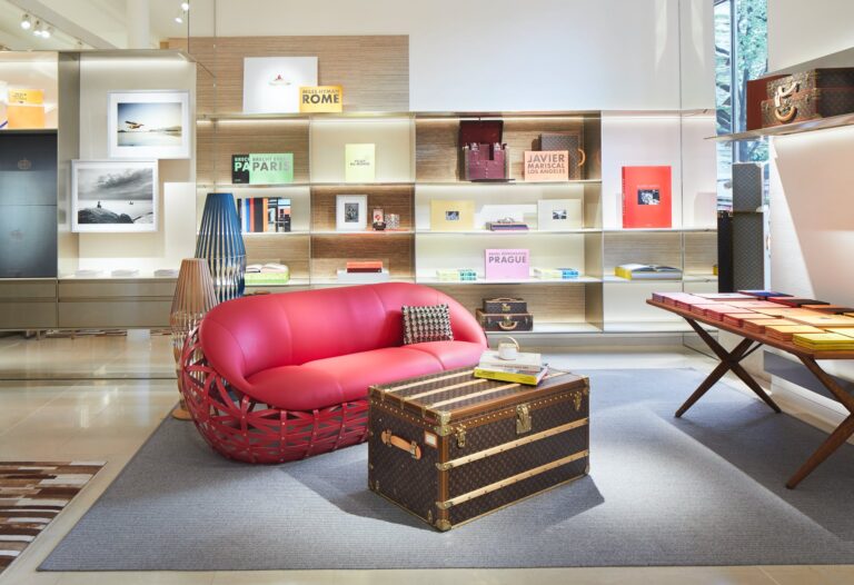 oneiriko-bibliopoleio-Louis Vuitton-parisi-4