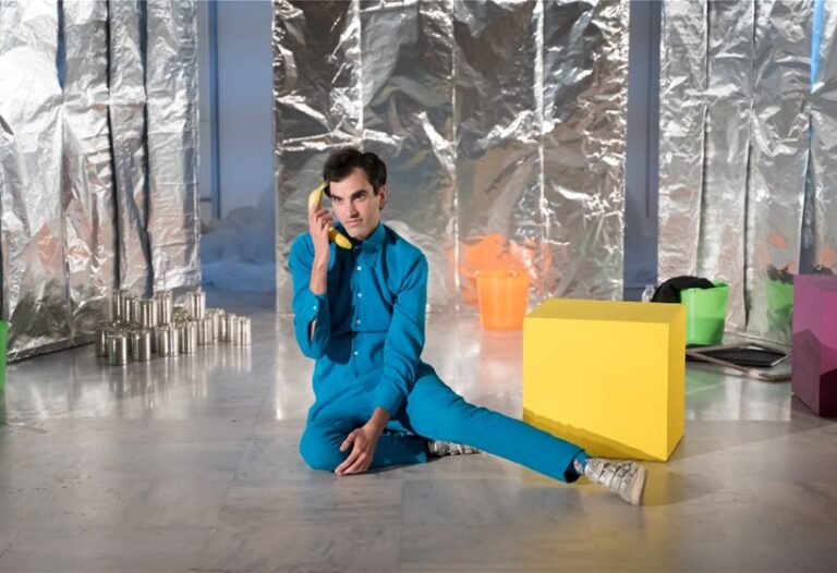 andy-warhol-se-mia-monadiki-parastasi