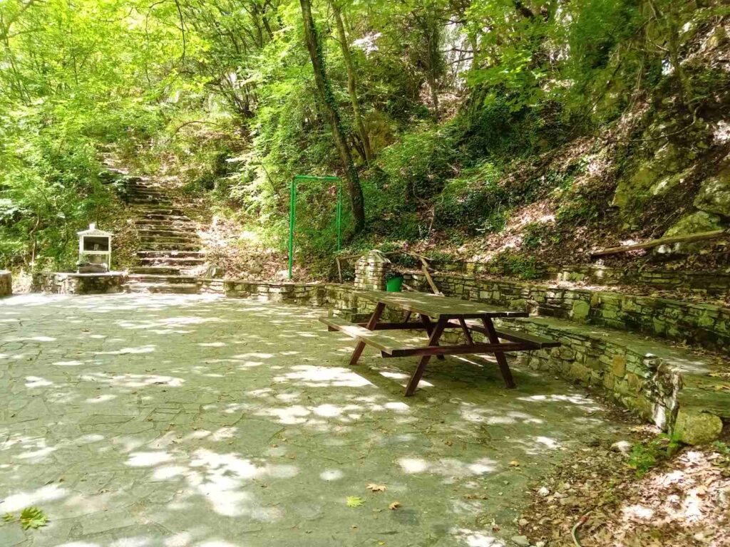 anakaliptontas-ta-loutra-pozar-12