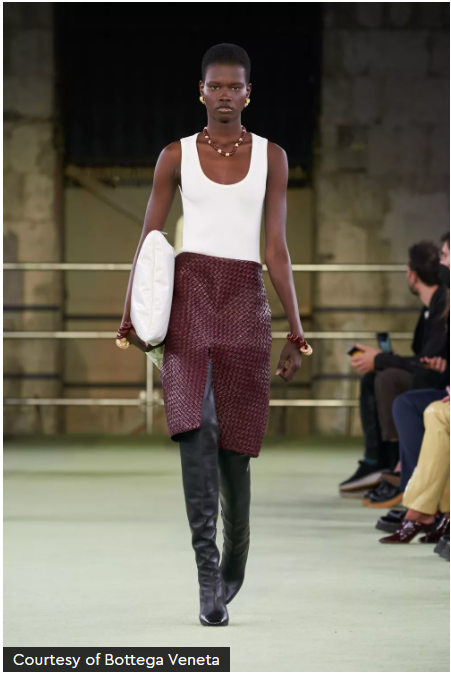 to-milano-apotheonei-leuko-tshirt-mbotes-botteca-4