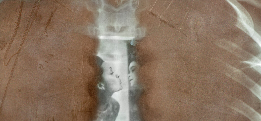 Kaloudi-Adeiazontas-to-spiti-ton-gonion-mou