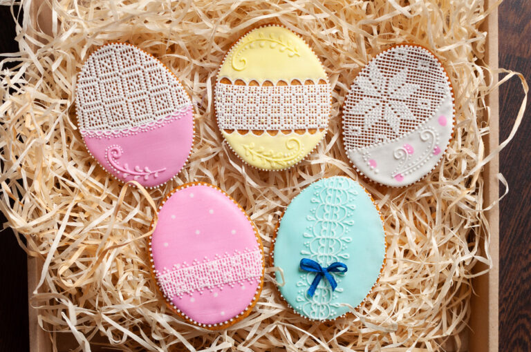 pasxalina-koulourakia-parea-me-mikra-kai-megalitera-paidakia