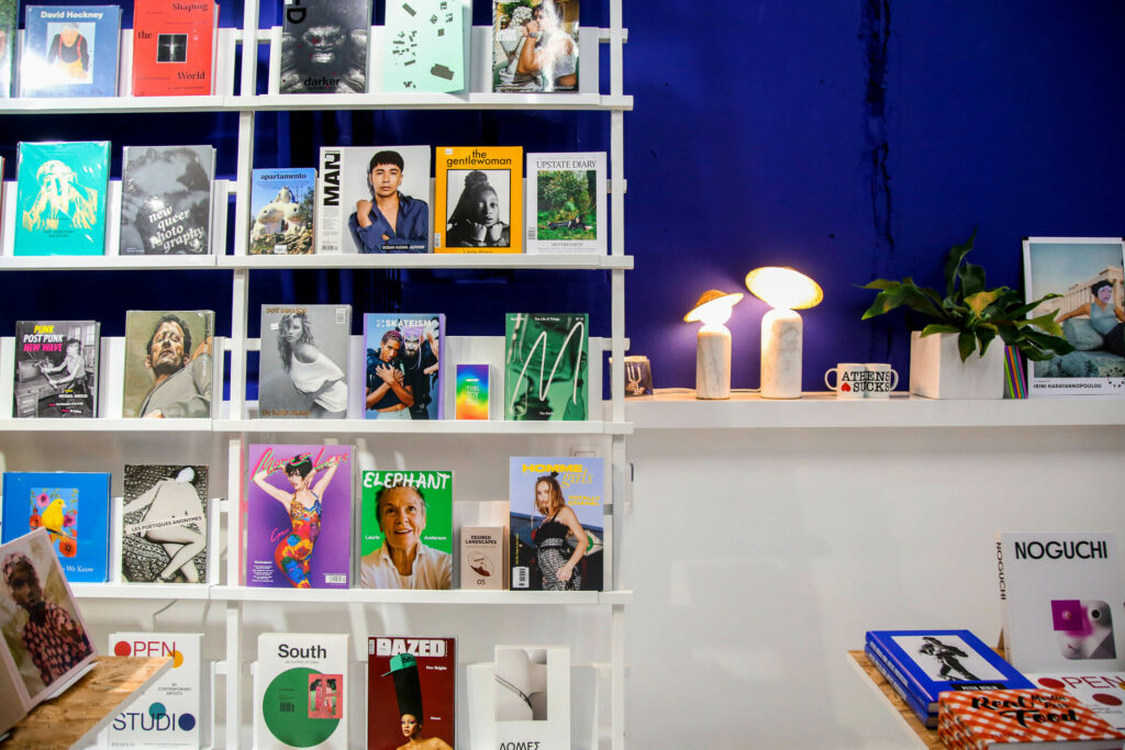 ta-agapimena-mas-bibliopoleia-gia-xalarosi-9