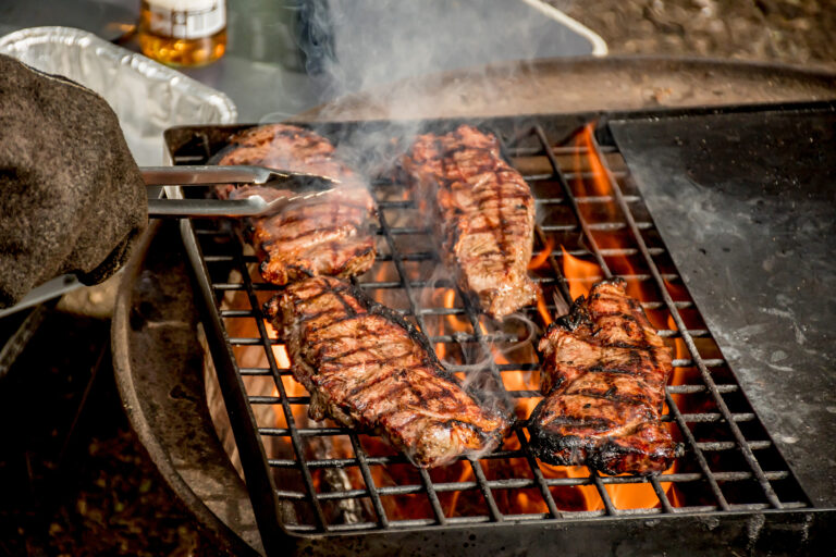 giortazontas-tin-tsiknopempti