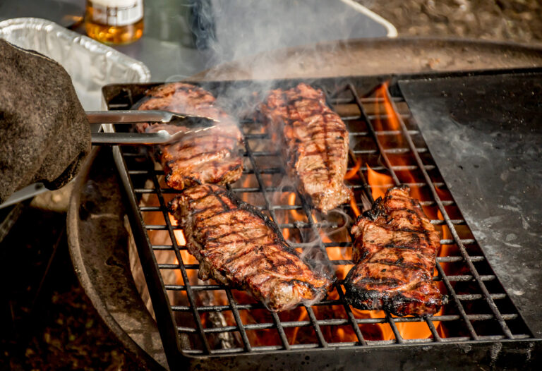 giortazontas-tin-tsiknopempti