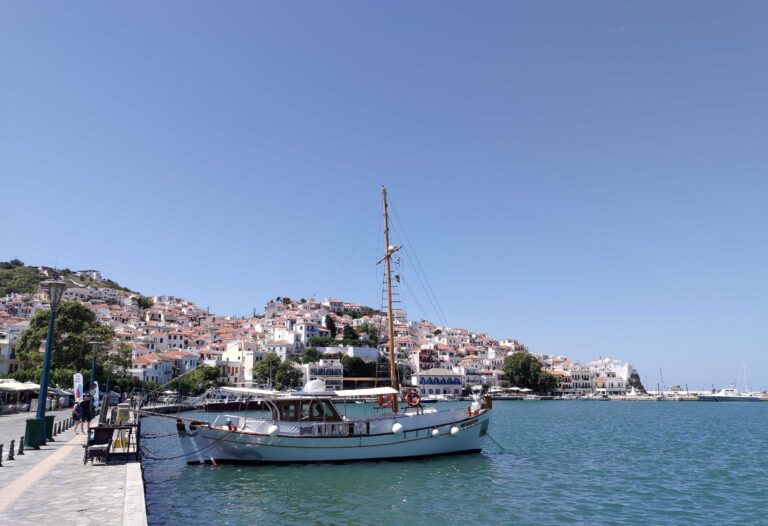 apodrasi-stin-skopelo-1