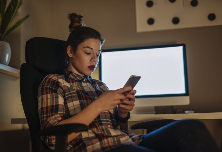 8-tropoi-na-meioseis-ton-xrono-stin-othoni