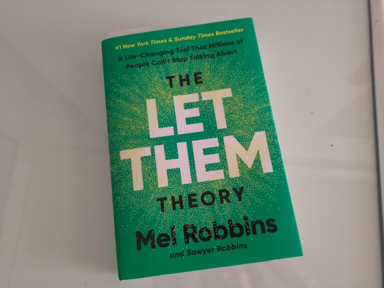 bibliokritiki-afiste-tous