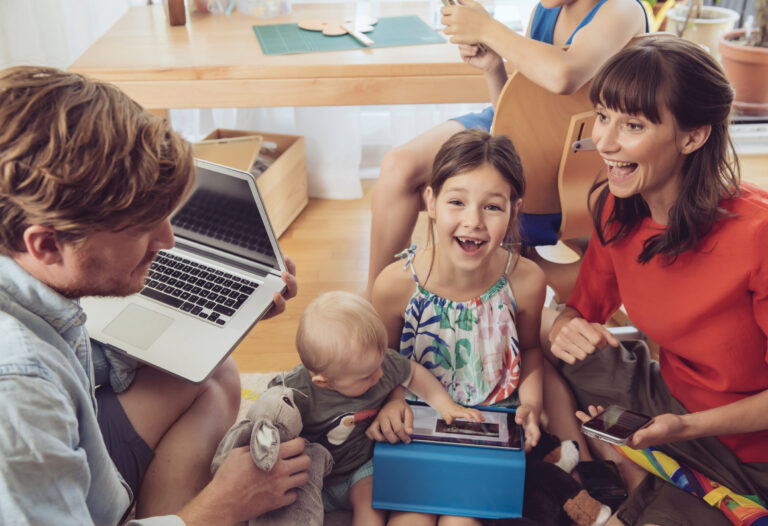 to-mellon-tis-goneikotitas