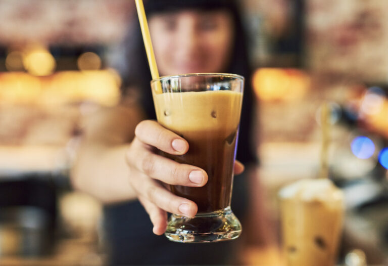 krioi-kafedes-gia-kalokairini-apolausi-1