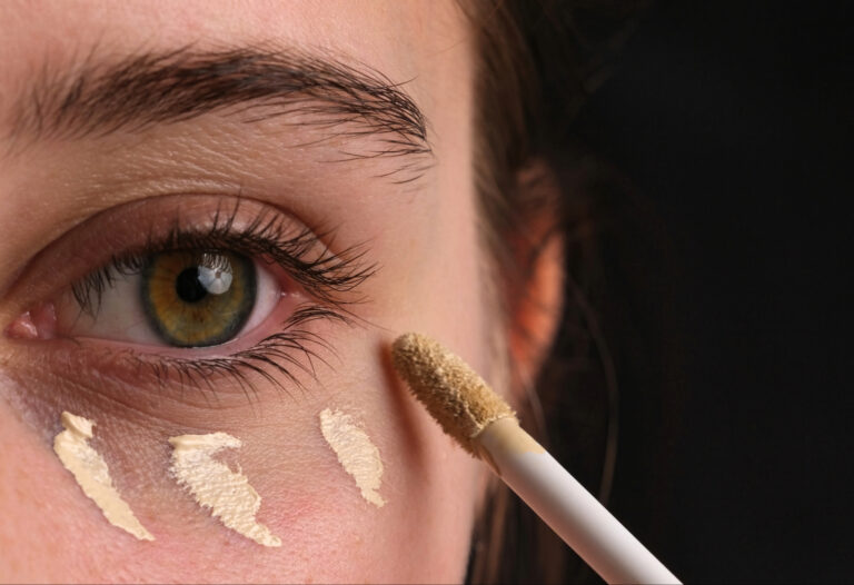 foteina-matia-me-to-sosto-concealer