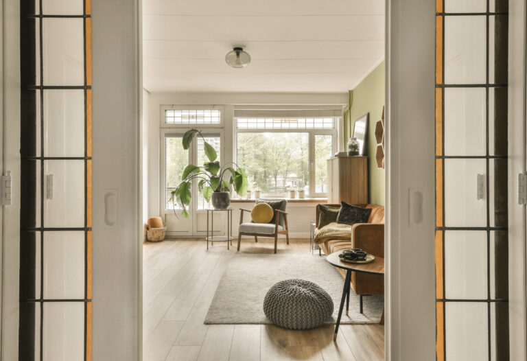 mikro-budget-megali-ananeosi-spiti