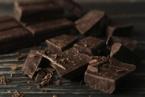 giati-i-mauri-sokolata-kanei-kalo-sti-diathesi-sou