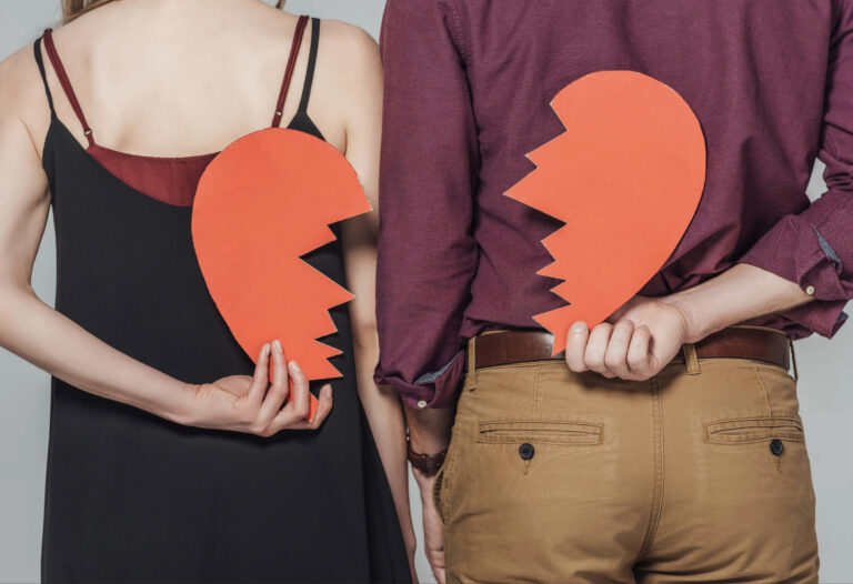 giati-telika-prodidoume-anti-na-sinergazomaste