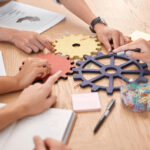 9-stratigikes-paragogikotitas-douleuoun