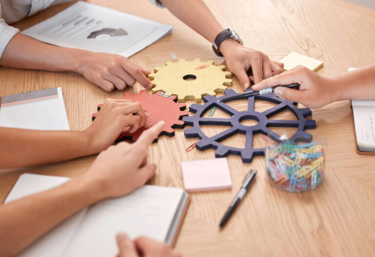 9-stratigikes-paragogikotitas-douleuoun