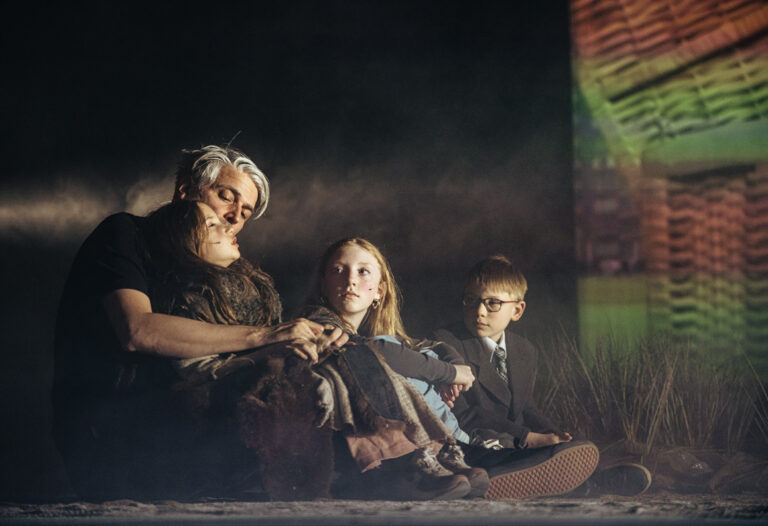 Medeas-Kinderen_c-Michiel-Devijver-2